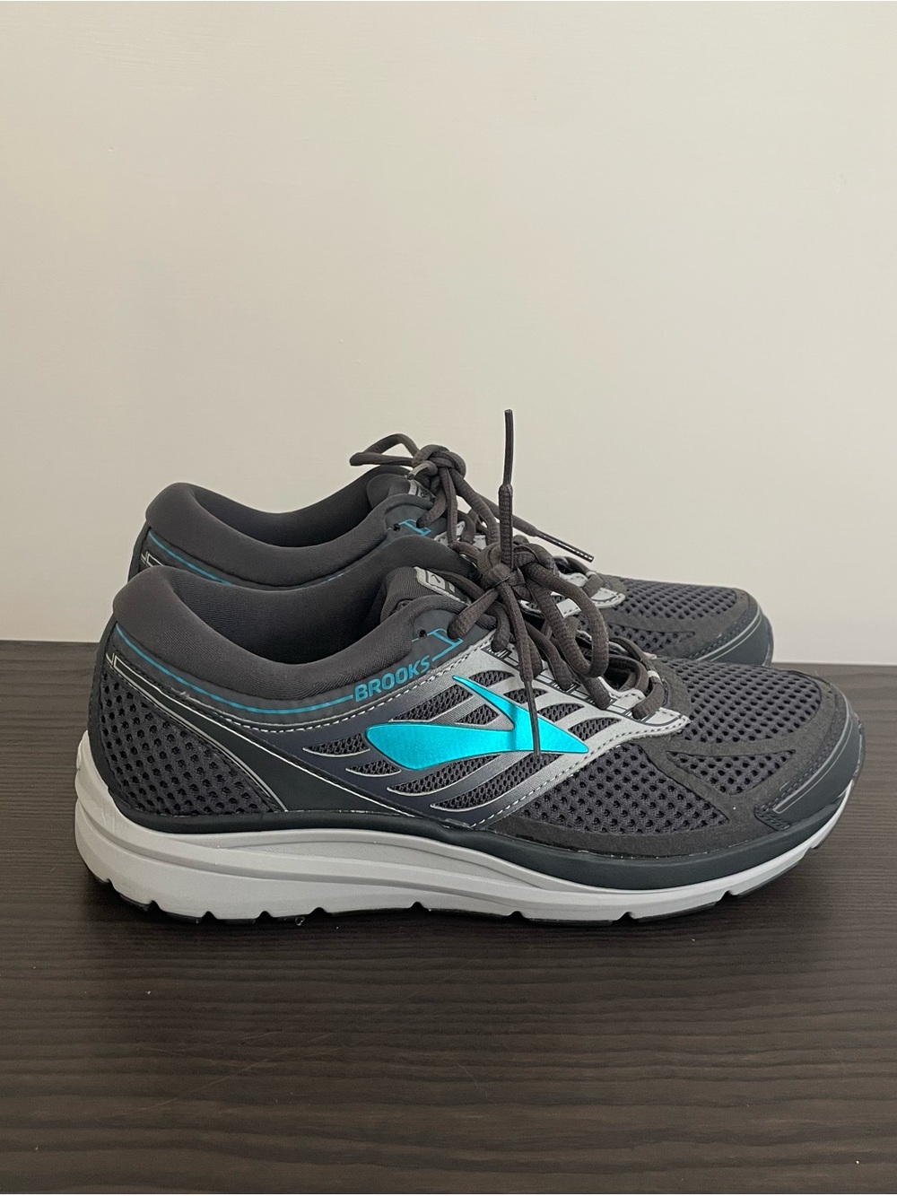 Brooks Women’s Addiction 13 Running Shoes